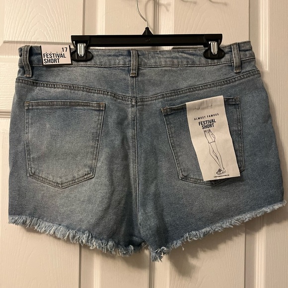 Almost Famous Light Blue Jean Shorts - Picture 3 of 9